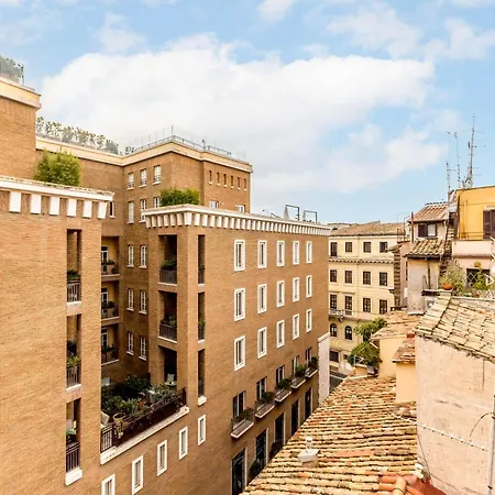 Il Palazzetto Di Via Della Frezza
