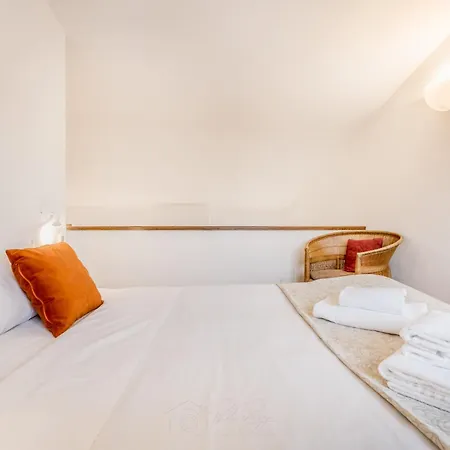 Il Palazzetto Di Via Della Frezza *