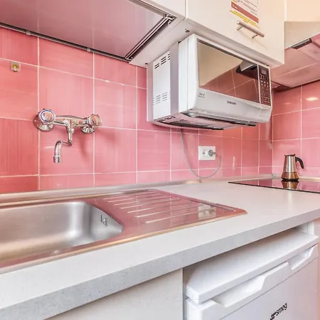 Il Palazzetto Di Via Della Frezza