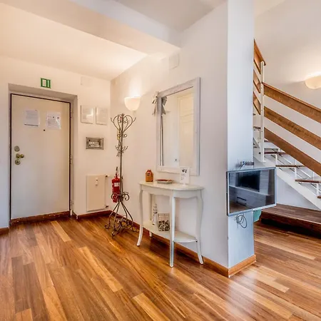 Il Palazzetto Di Via Della Frezza Appartamento Roma